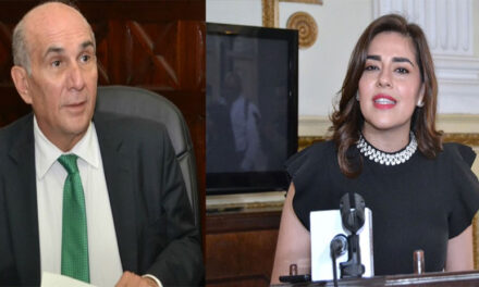 VIDEO | Diputada Patricia Sandoval llama “imbécil” a Taracena y le lanza un vaso con agua