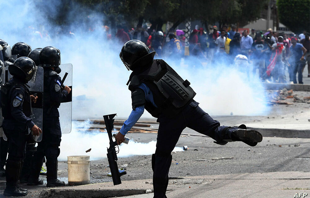 Revelan audio donde autorizan a PNC agarrar a golpes a los manifestantes