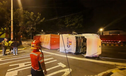 Tráfico afectado hacia el Atlántico luego de que un tráiler perdiera el control