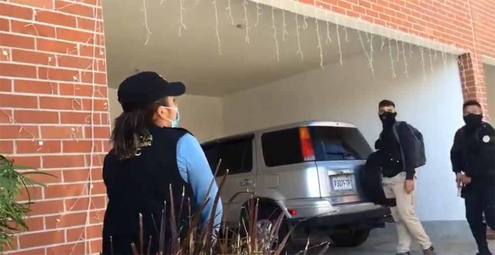 VÍDEO: Capturan a líder de la banda 18 en residencial de la zona 16
