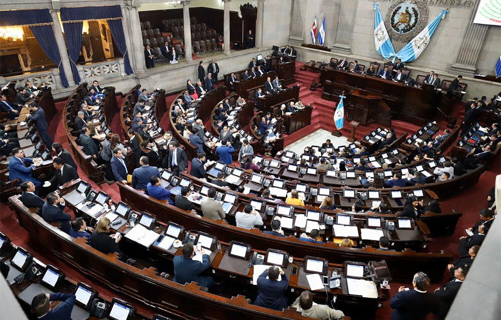 El Gobierno insiste en aprobar dos préstamos junto con el presupuesto 2021
