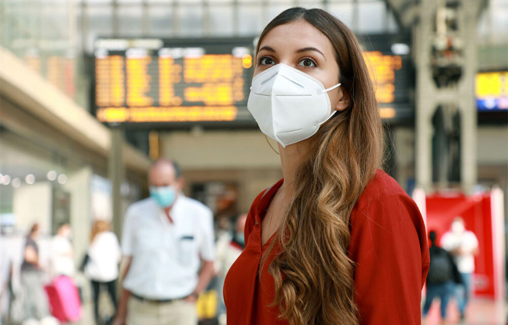 Tras aplicar la vacuna para el Covid-19 puedes dejar de usar mascarilla