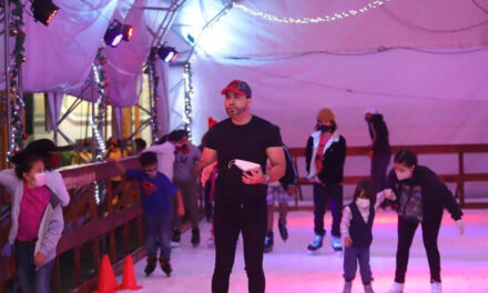 Alcalde Mixco Neto Bran: Sin mascarilla justifica la inauguración de pista de hielo
