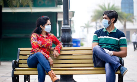En las reuniones de fin de año se debe mantener el distanciamiento y el uso de la mascarilla dice Salud