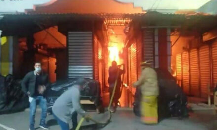 VÍDEO: Fatal incendio destruye locales del mercado de Artesanías en Esquipulas