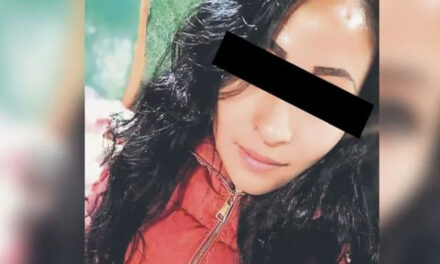 Mujer enfurecida acaba con la vida de su novio en presencia de sus hijos