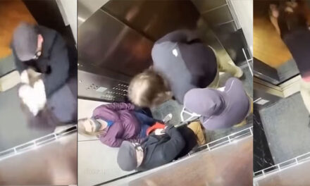 VÍDEO: Abuelito que iba en un ascensor le pide a un joven que se ponga bien la mascarilla y este le escupe en la cara