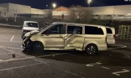 VÍDEO: Hombre destruye 50 carros después que lo despiden de su trabajo