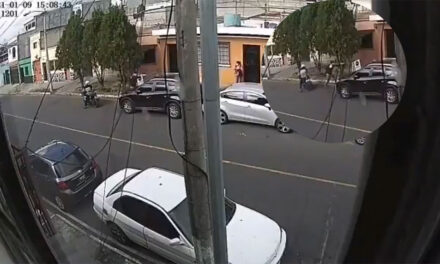 VÍDEOS: Nuevamente asaltan con arma de fuego en la zona 11