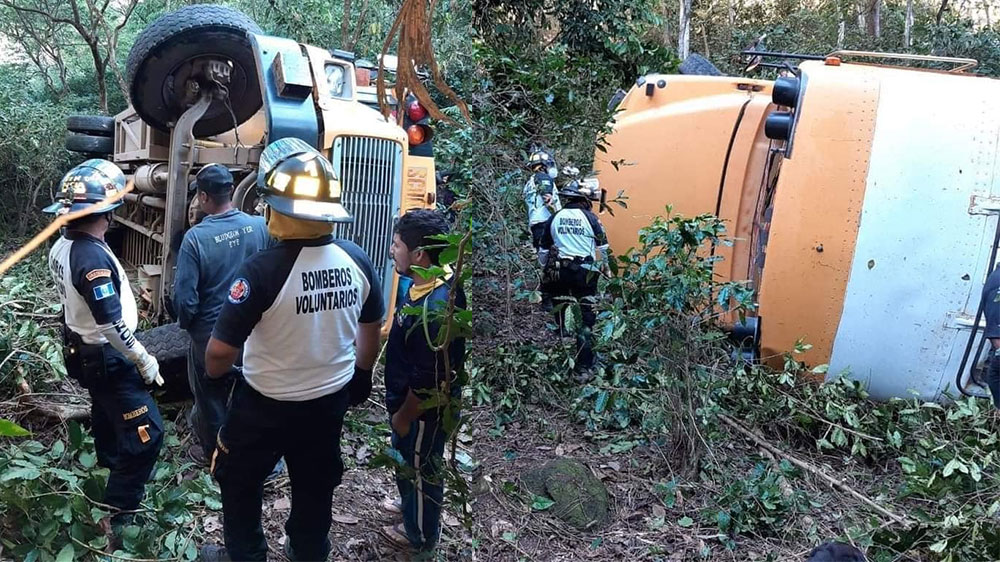 Bus se accidentó en Escuintla, cuando iba rumbo a la playa