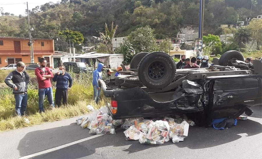 Familia de “Pastores” que transportaba ayuda sufre accidente de tránsito