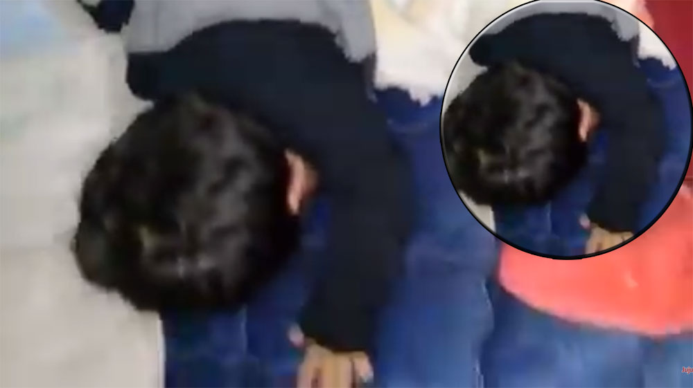 VIDEO: Madre le da tremenda golpiza a su hijo de 3 años y se lo manda a su ex