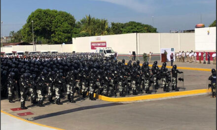 Gran grupo Policial se organizan para esperar a migrantes