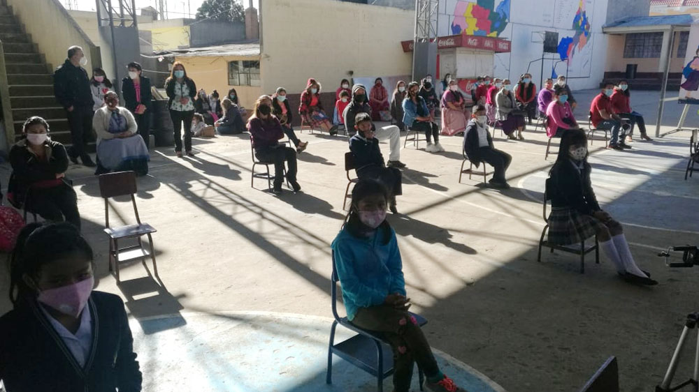 VIDEO: Pese a la pandemia niños regresan a clases normales en algunos municipios