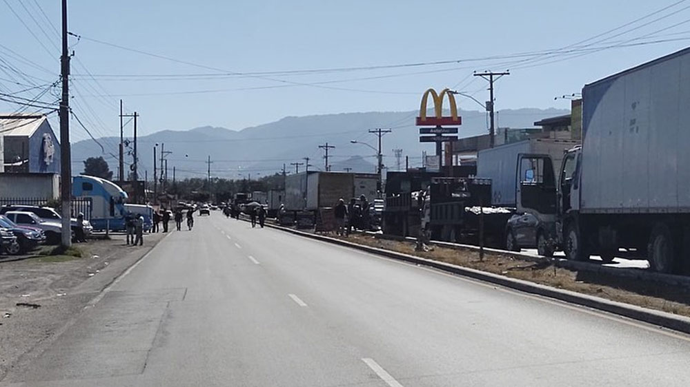 VIDEO: Grandes filas de vehículos por bloqueos de Taxistas en Quetzaltenango