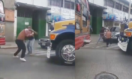VIDEO: Pilotos se dan de golpes por pelear pasaje en la zona 2 capitalina