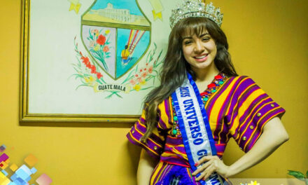 Miss Guatemala explota las redes sociales al posar con microbikini en plena luna miel