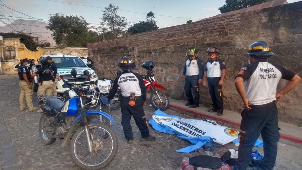 3 agentes de la PMT de Antigua son capturados por matar a golpes a un hombre