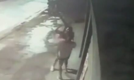 VIDEO: Mujer mata a su novio de una puñalada luego de enterarse que la engañaba con su mejor amiga