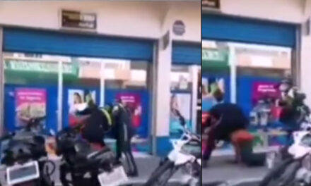 Jalapa: Captan a PMT golpeando y estrangulando a un hombre en la calle (VIDEO)