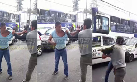 Mixco: Dos taxistas son captados dándose a golpes por pasaje (Video)