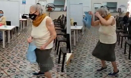Abuelita baila al recibir la vacuna contra el COVID (Video)