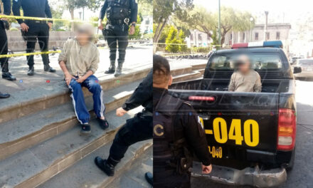 Hombre es capturado sólo por sentarse en las gradas del Parque Central de Quetzaltenango