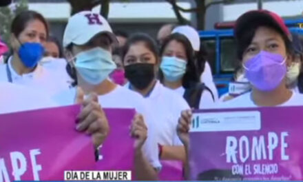 Mujeres lideran marcha por el día Internacional de la mujer (Video)