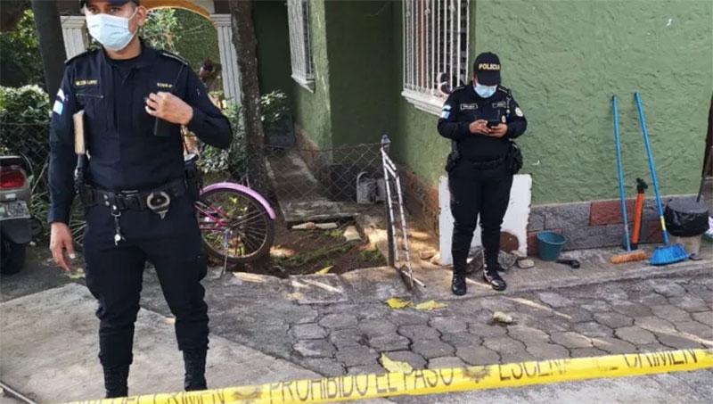 Mujer le propinó varios disparos a su marido en plena discusión y ella quedó herida