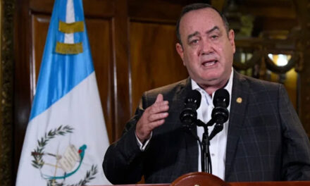 ¿Cree usted que Giammattei ponga toque de queda en cadena Nacional?