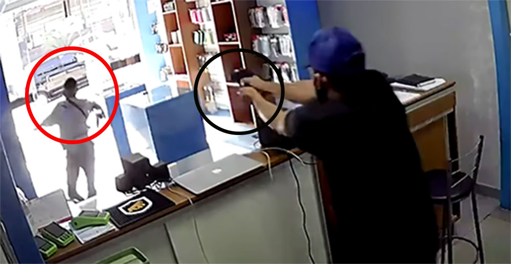 Ladrón roba una tienda de celulares, cuando huía el dueño le disparó por la espalda (Video)