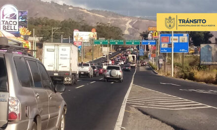 Así se encuentra el tráfico en la entrada de la autopista de Palín Escuintla (Video)