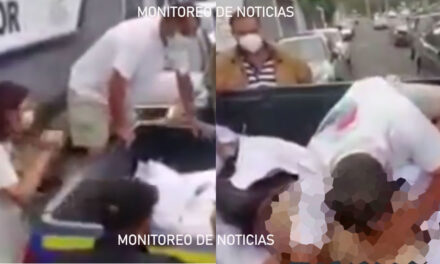 Padre llora sobre el cadáver de su hijo quien se fue en el puente El Incienso (Video)