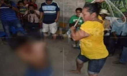 Madre azotó a su hijo por abandonar a su mujer embarazada para irse con su amante