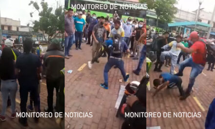 A plena luz del día un hombre golpea a su pareja en la Zona 1 y ciudadanos lo vapulean (Video)