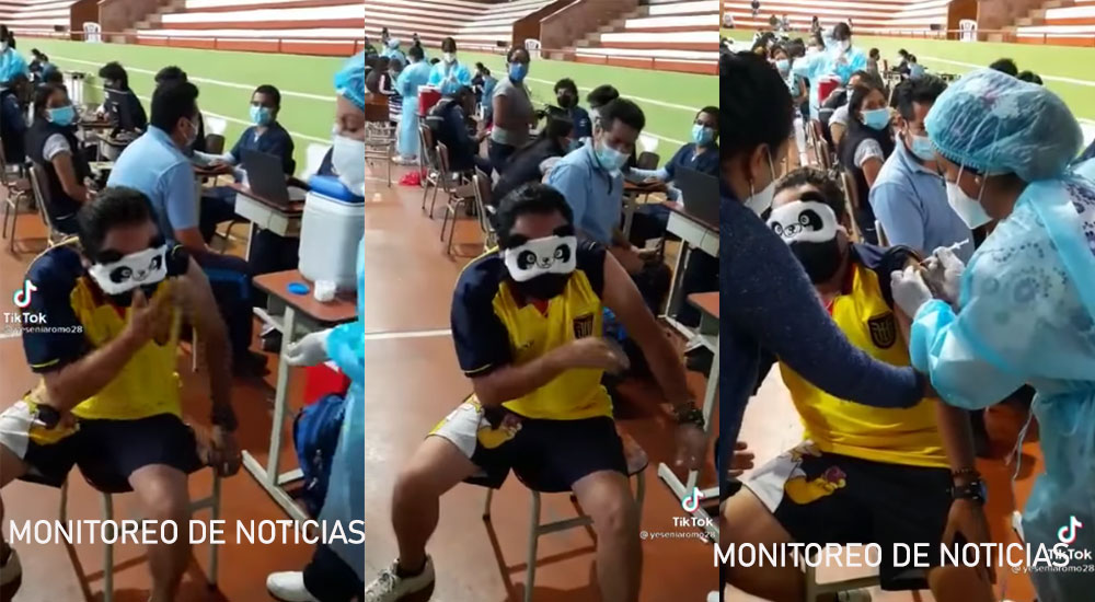 Hombre se pone una máscara de Panda para no ver cuando lo vacunan (Video)