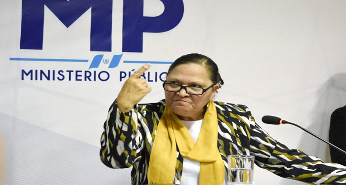 Estudiantes gritan “Corrupta Renuncia” a Consuelo Porras en una clase virtual (Video)