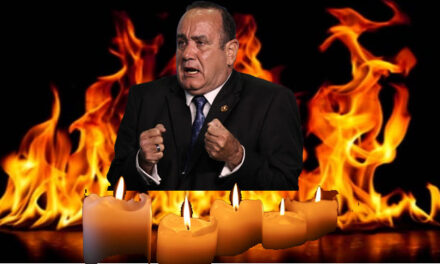 Pueblo de Samayac prende velas para que Giammattei renuncie