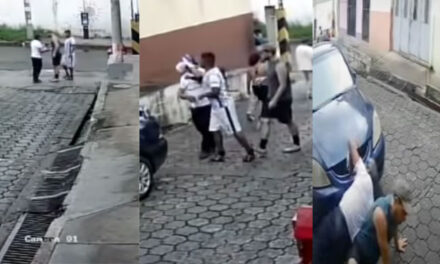 Dos hombres golpean fuertemente a un anciano de 63 años (Video)