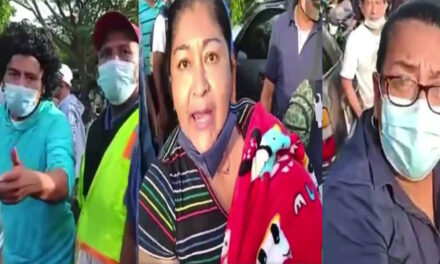 Manifestantes agreden a dos mujeres que dirigían al Hospital (Video)