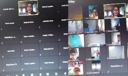 Maestra le hace una broma pesada a sus alumnos para que prendan la cámara en una clase virtual (Video)