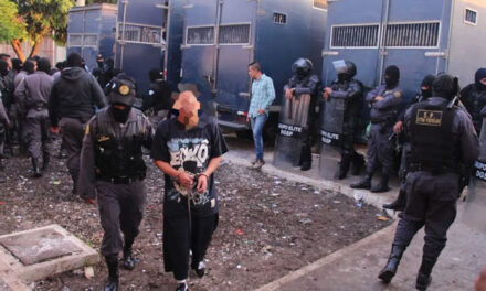 Motín en la cárcel de alta seguridad “El Infiernito” tiene 18 guardias de seguridad de rehenes