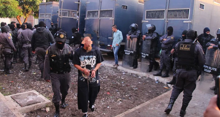 Motín en la cárcel de alta seguridad “El Infiernito” tiene 18 guardias de seguridad de rehenes