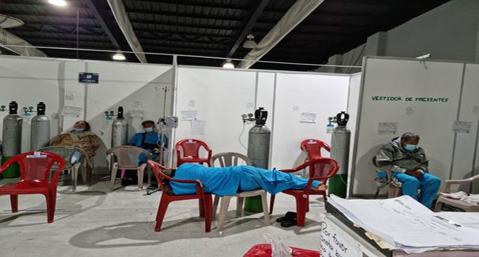 Pacientes que usan oxígeno en el parque de la Industria duermen en el piso