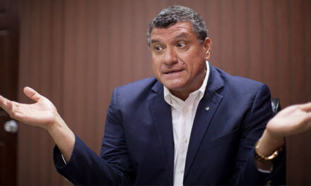 Guillermo Castillo no está de acuerdo con el nuevo toque de queda que estableció Giammattei
