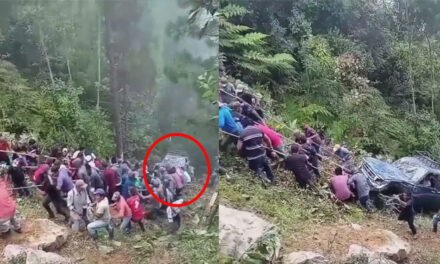 “La unión hace la fuerza” Pobladores se unen para sacar un vehículo de un barranco (Video)
