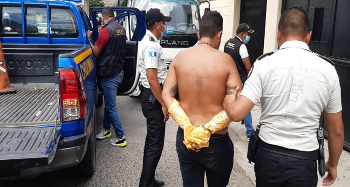PNC Evita muerte de una comerciante y le dispara a uno de los sicarios