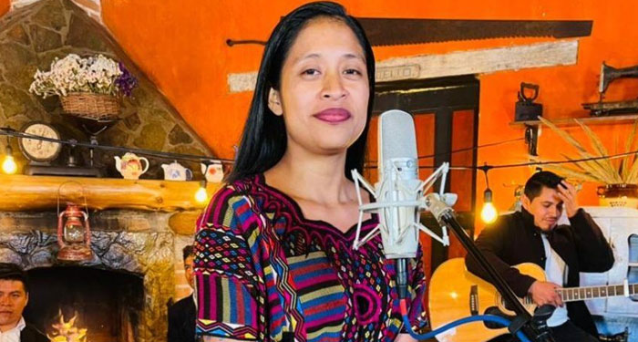 Artista Cristina guatemalteca Ana González presenta el nuevo sencillo “La Gran tribulación” (Video)