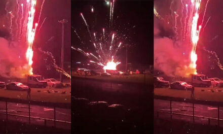 Momento en que explota camión con fuegos pirotécnicos (Video)
