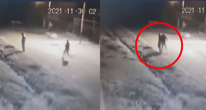 Momento en que hombre asesinó a su vecino de 40 puñaladas (Video)